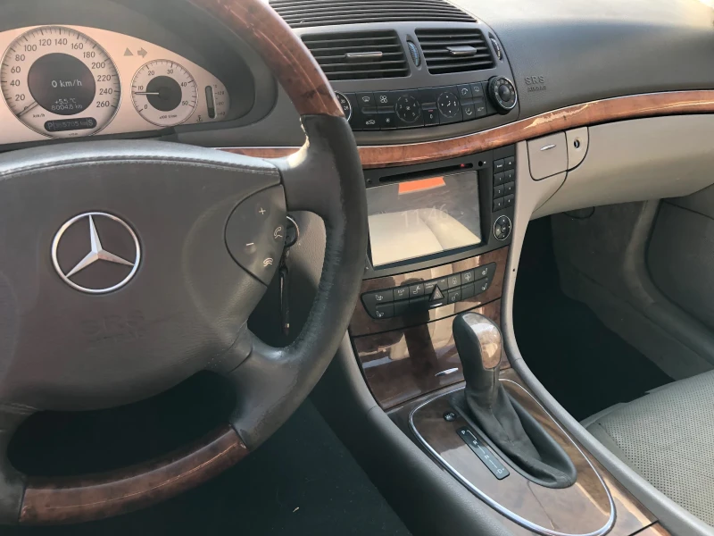 Mercedes-Benz E 320 W211 Газ, снимка 6 - Автомобили и джипове - 48002929