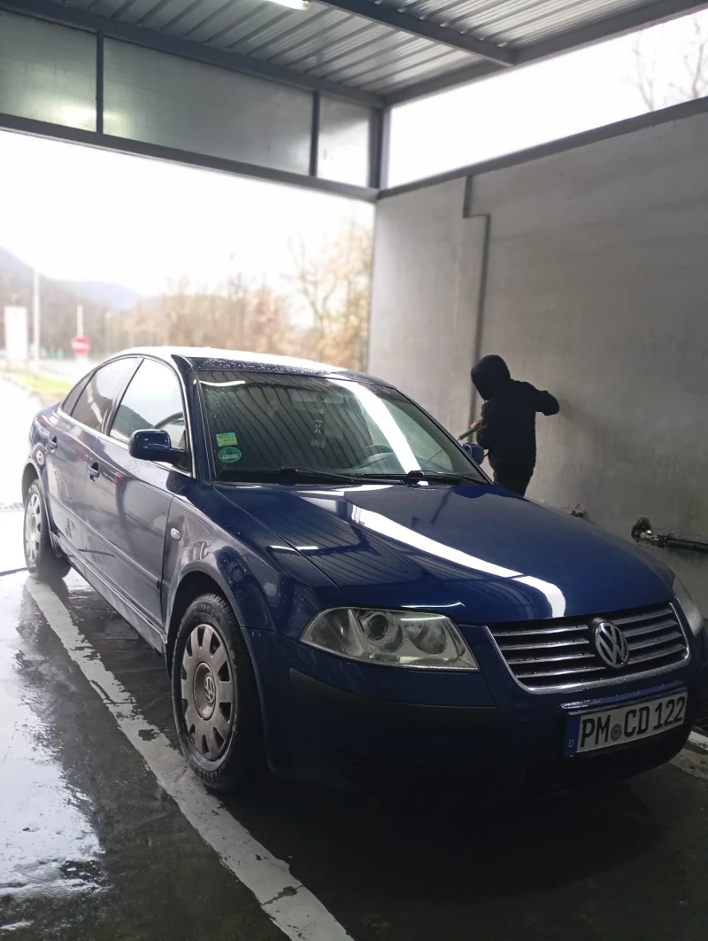 VW Passat 1.6, снимка 1 - Автомобили и джипове - 48467229