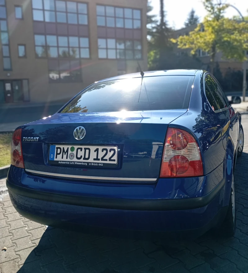 VW Passat 1.6, снимка 2 - Автомобили и джипове - 48467229