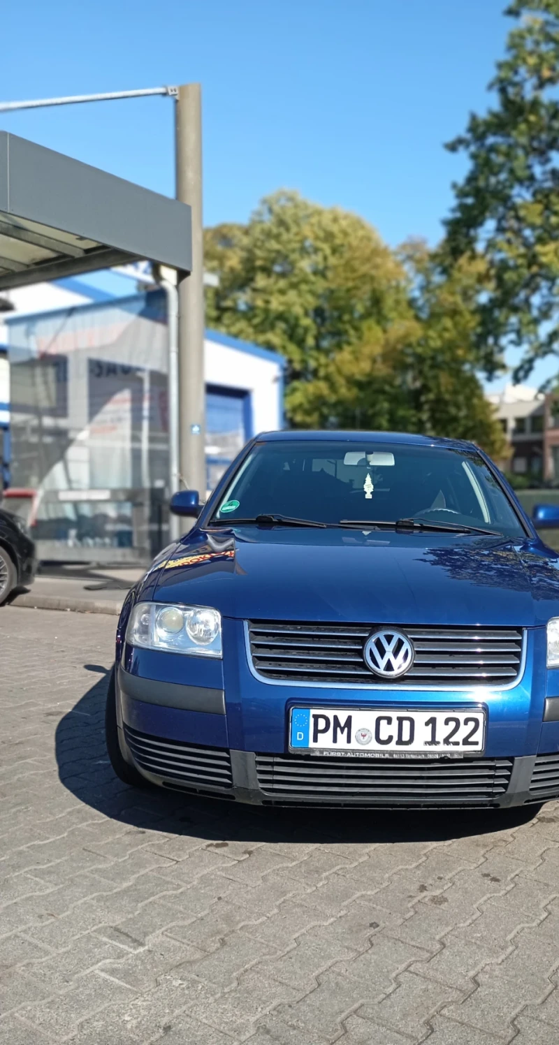 VW Passat 1.6, снимка 1 - Автомобили и джипове - 48467229