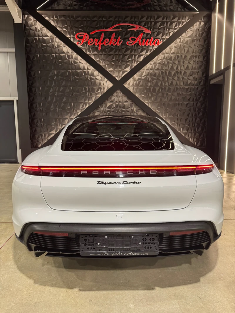 Porsche Taycan TURBO * FULL Екстри * BOSE * Панорама * , снимка 4 - Автомобили и джипове - 50939921