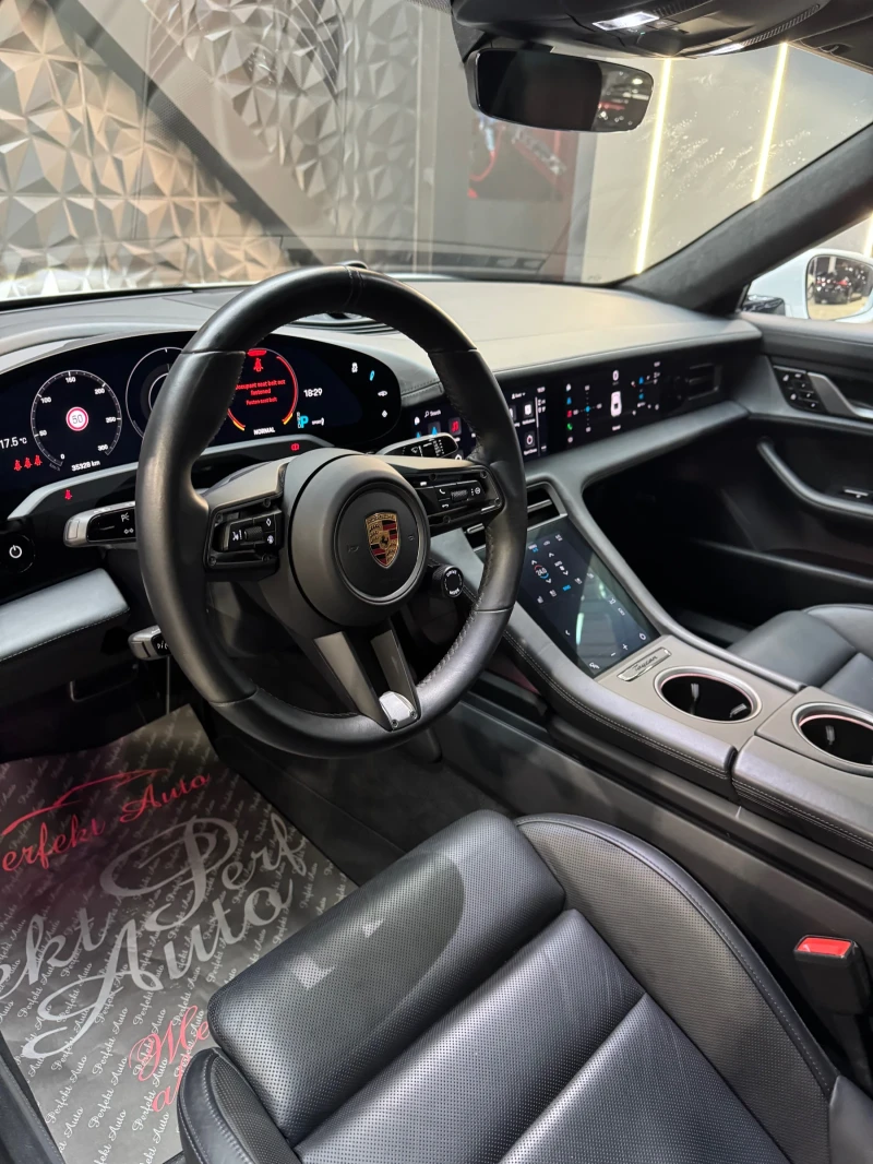Porsche Taycan TURBO * FULL Екстри * BOSE * Панорама * , снимка 8 - Автомобили и джипове - 50939921