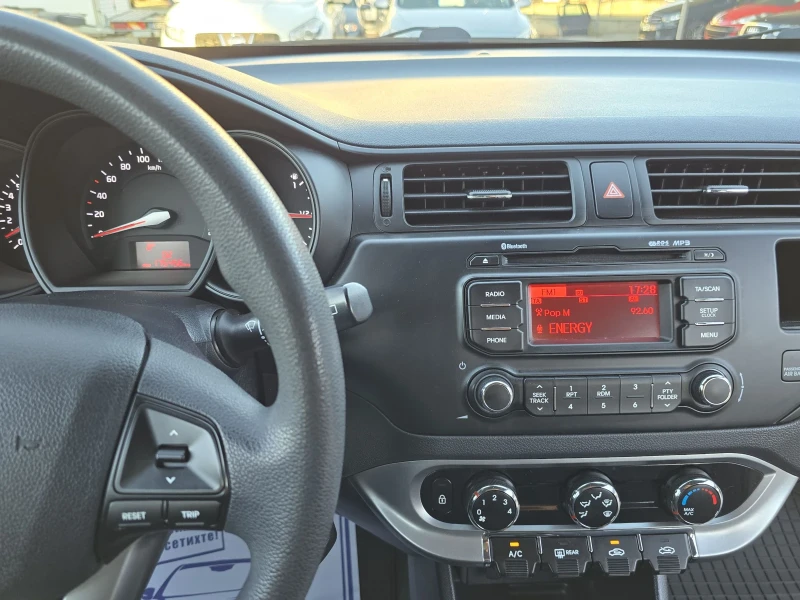 Kia Rio 1.25 I klima , снимка 9 - Автомобили и джипове - 51775254