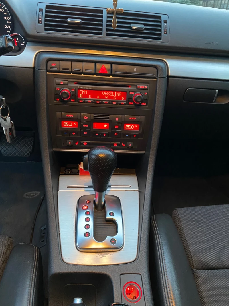 Audi A4, снимка 10 - Автомобили и джипове - 52478810