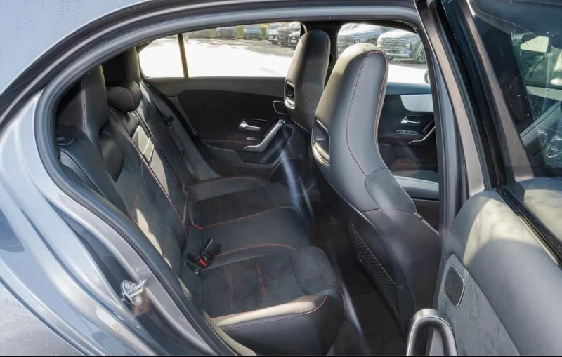 Mercedes-Benz A45 AMG 4MATIC/387HP/PANO/360/HUD/DISTR/BURM/MEMO/671g, снимка 12 - Автомобили и джипове - 52753205