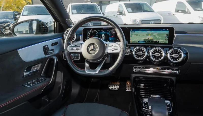 Mercedes-Benz A45 AMG 4MATIC/387HP/PANO/360/HUD/DISTR/BURM/MEMO/671g, снимка 8 - Автомобили и джипове - 52753205