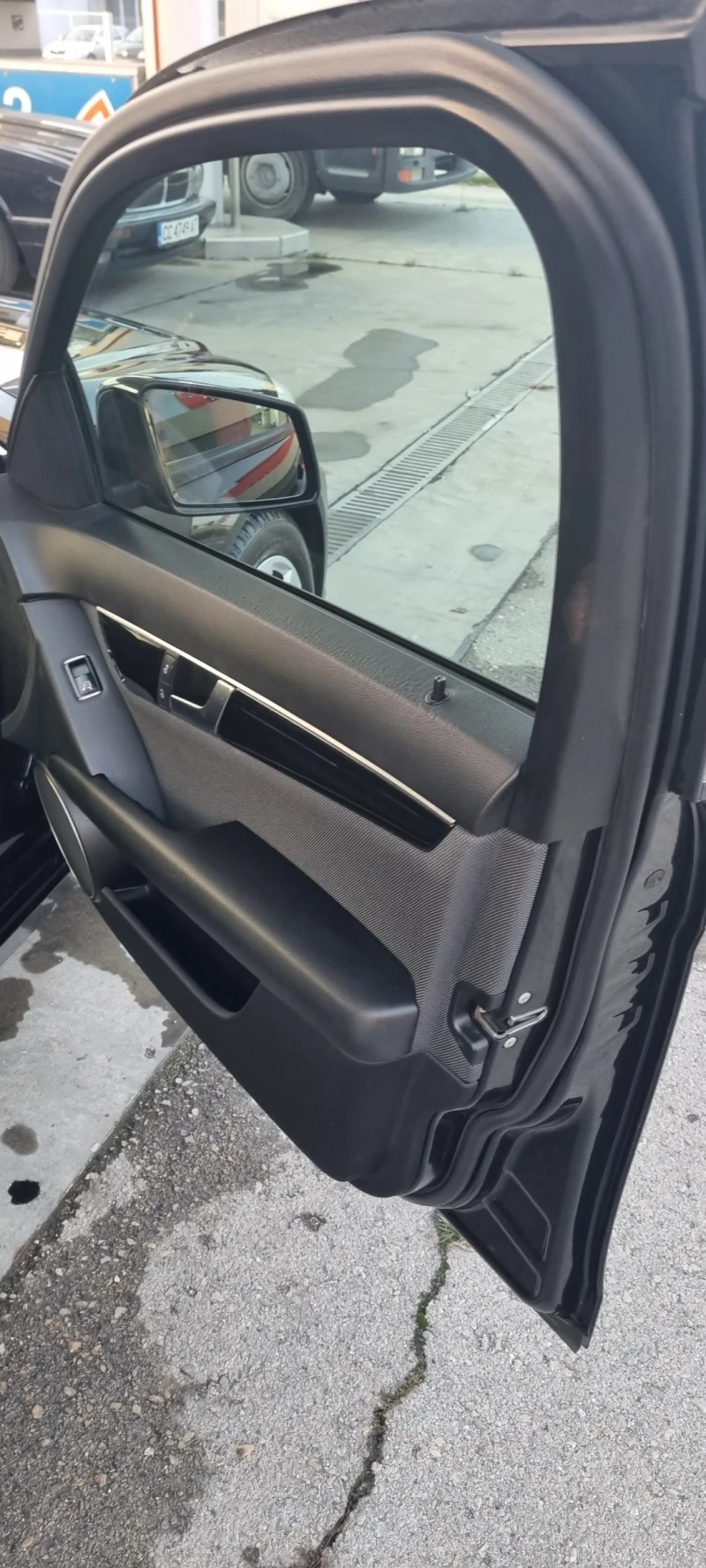 Mercedes-Benz C 180, снимка 8 - Автомобили и джипове - 52774699