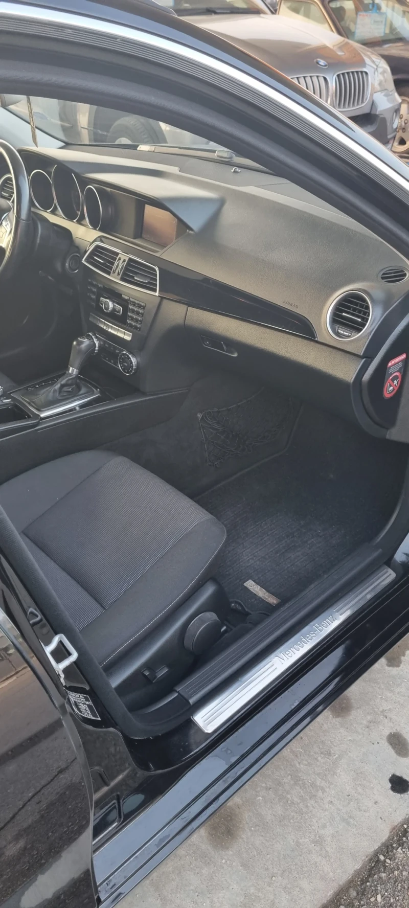 Mercedes-Benz C 180, снимка 13 - Автомобили и джипове - 52774699