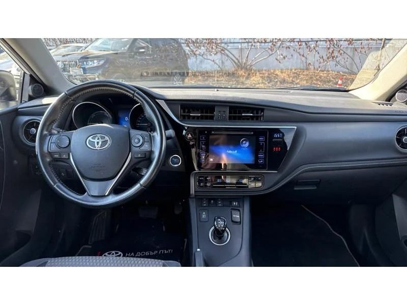 Toyota Auris 1.8 HSD LUNA PLUS, снимка 8 - Автомобили и джипове - 49435797