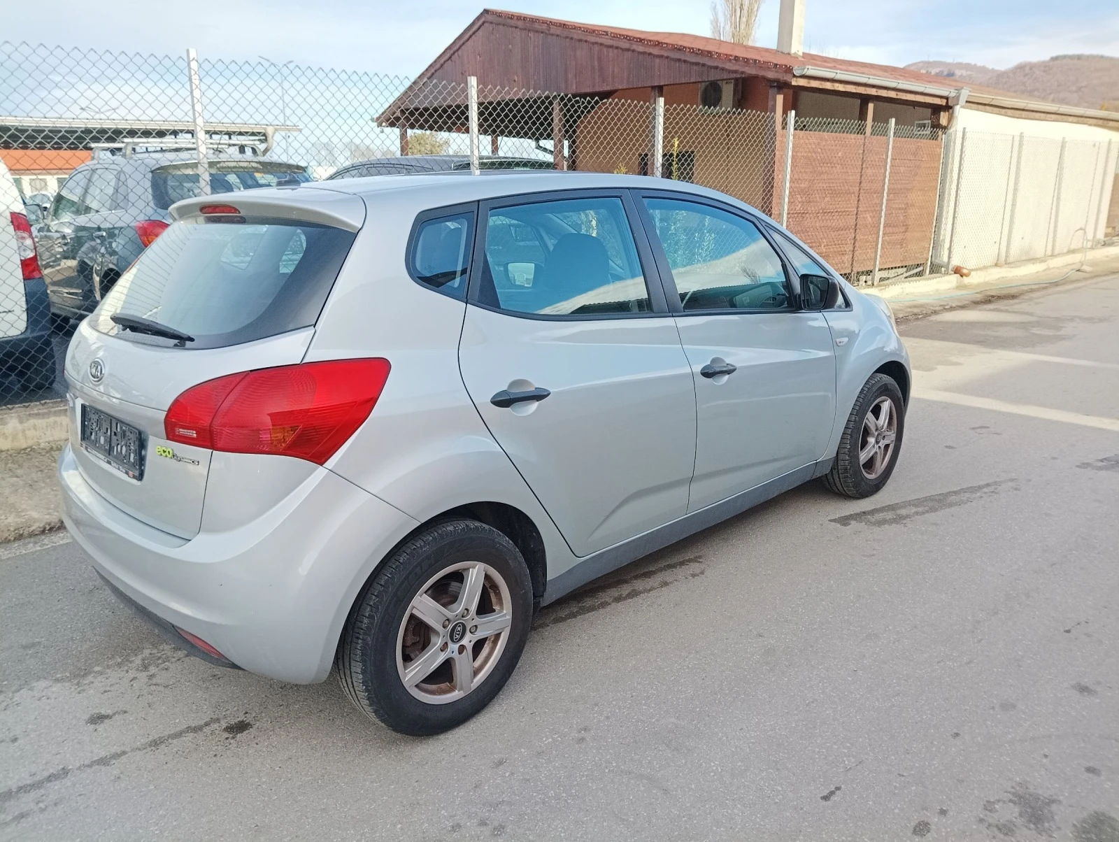 Kia Venga 1.4 CVVT 90PS 79000км. - изображение 6