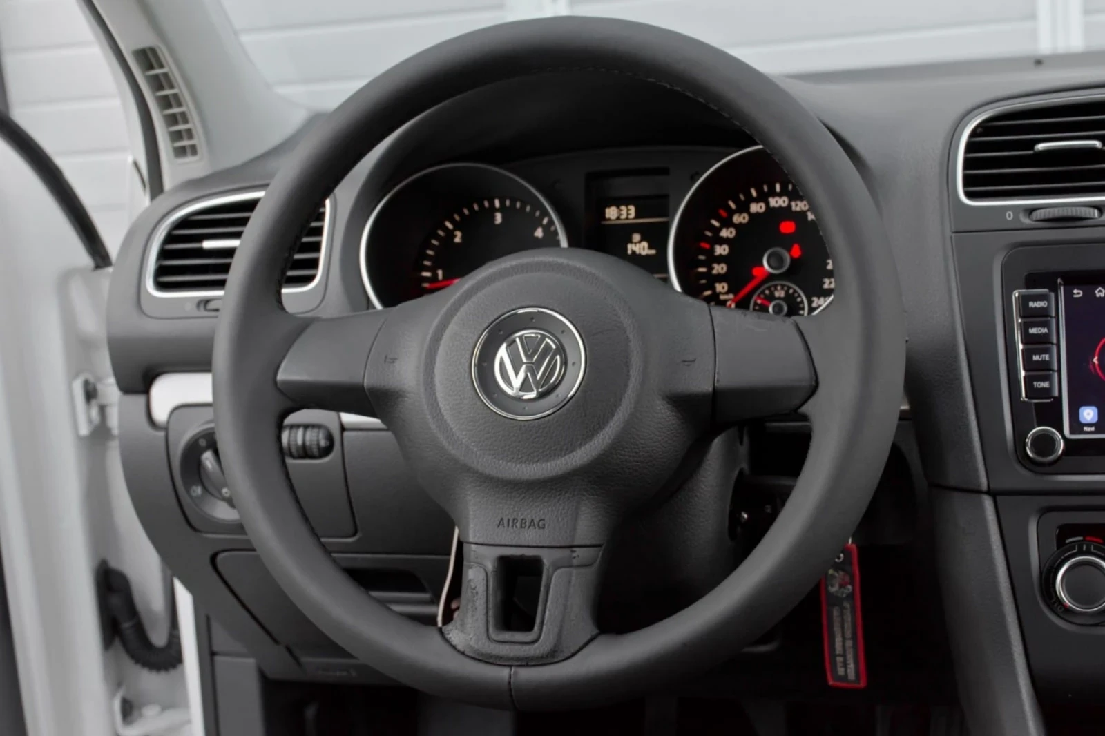 VW Golf 1.6 tdi - изображение 9