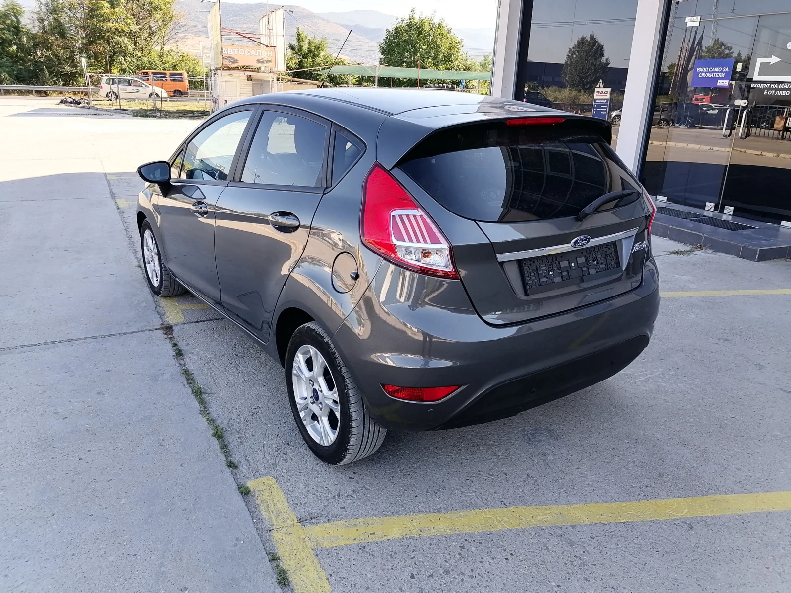 Ford Fiesta БЕНЗИН ГАЗ ТОП СЪСТОЯНИЕ  - изображение 4