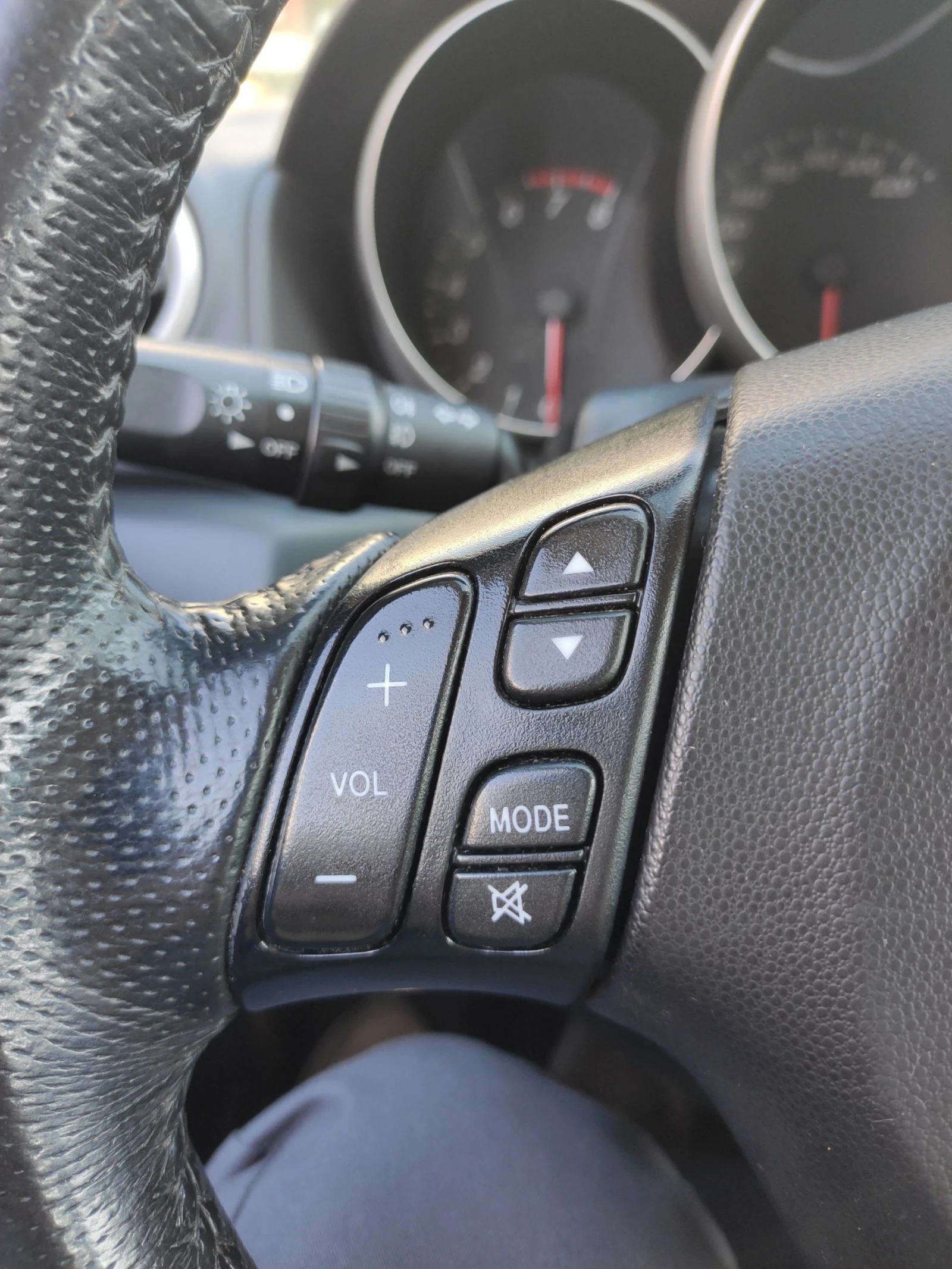 Mazda 3 1.6 бензин - изображение 8