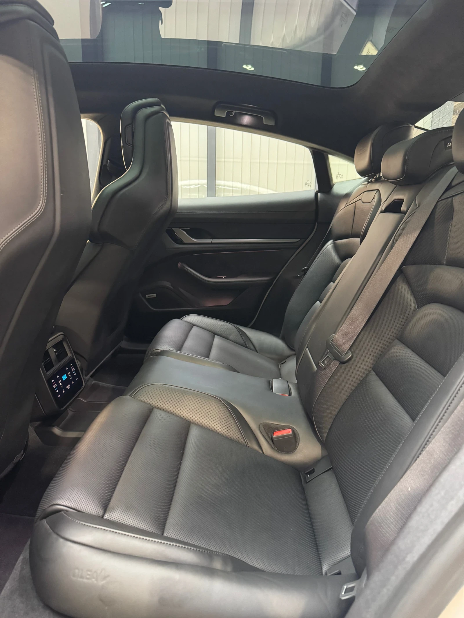 Porsche Taycan TURBO * FULL Екстри * BOSE * Панорама *  - изображение 5