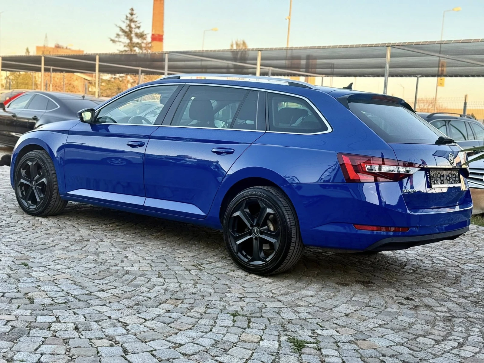 Skoda Superb 2.0 AVTOMATIK 4X4 - изображение 3