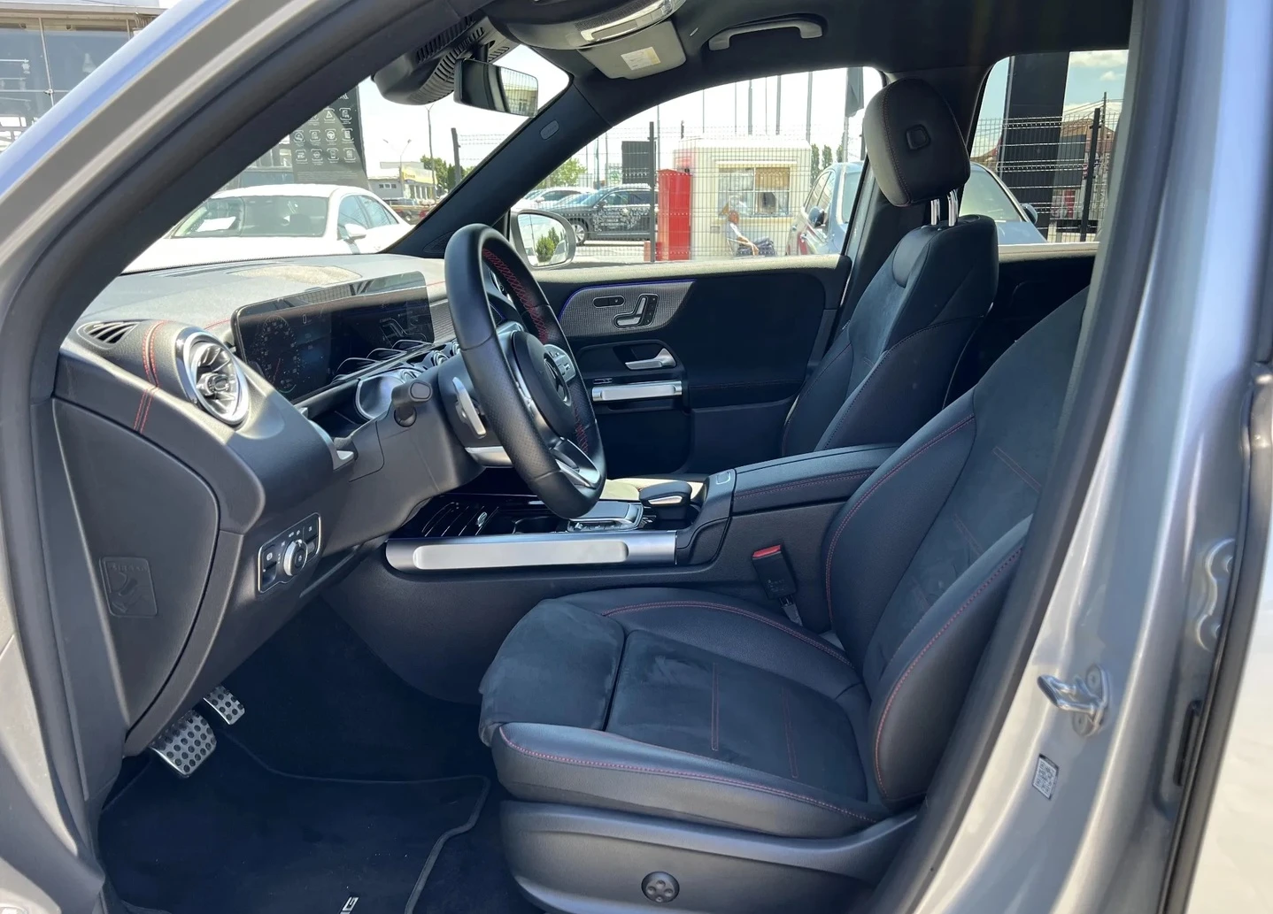 Mercedes-Benz EQB 300 4MATIC AMG-Line, снимка 7 - Автомобили и джипове - 53972002