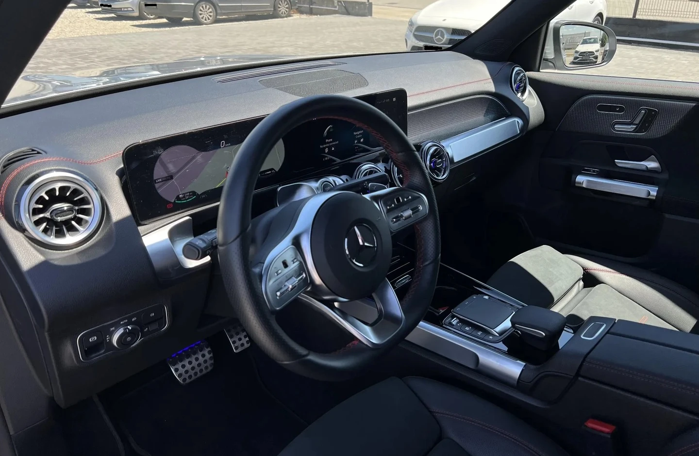 Mercedes-Benz EQB 300 4MATIC AMG-Line, снимка 5 - Автомобили и джипове - 53972002