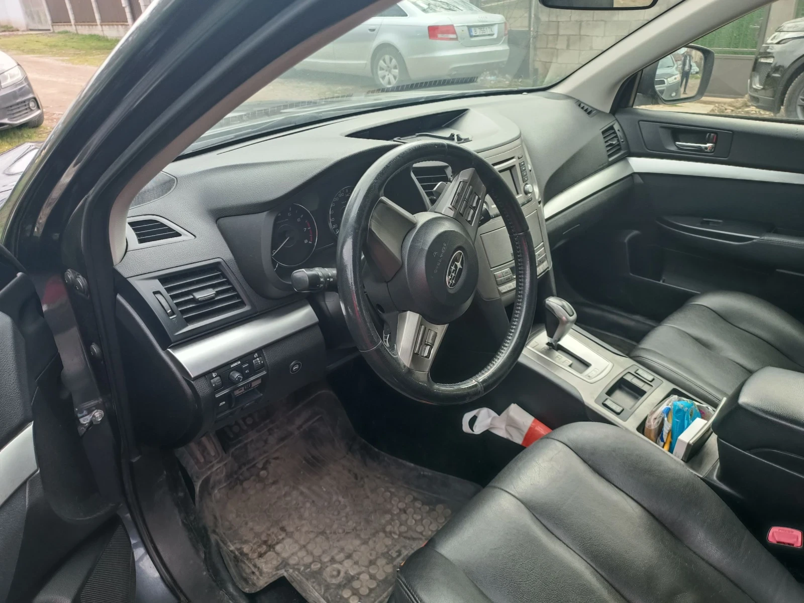 Subaru Outback 2.5 газ автоматик, снимка 6 - Автомобили и джипове - 54093345