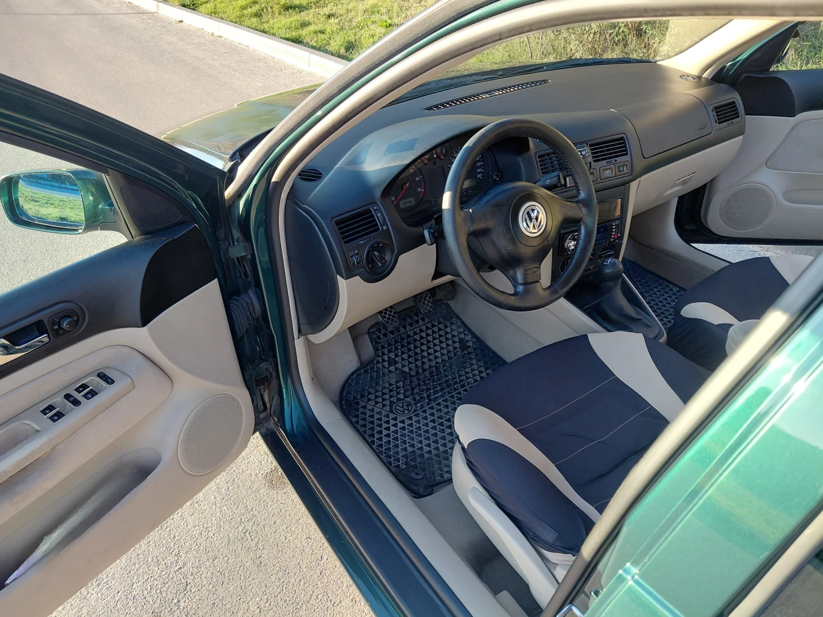 VW Bora 1.6, 101, SR, бензин + газ, снимка 4 - Автомобили и джипове - 54203468