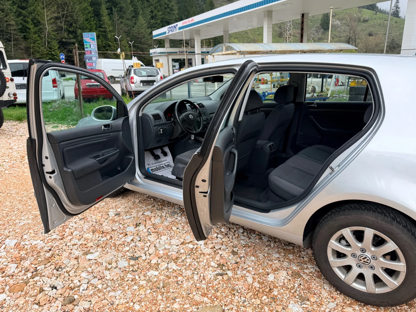 VW Golf 1.9TDI* ИТАЛИЯ* 2КЛЮЧА* РЕАЛНИ КМ* ТЕМПОМАТ* , снимка 6 - Автомобили и джипове - 54380007