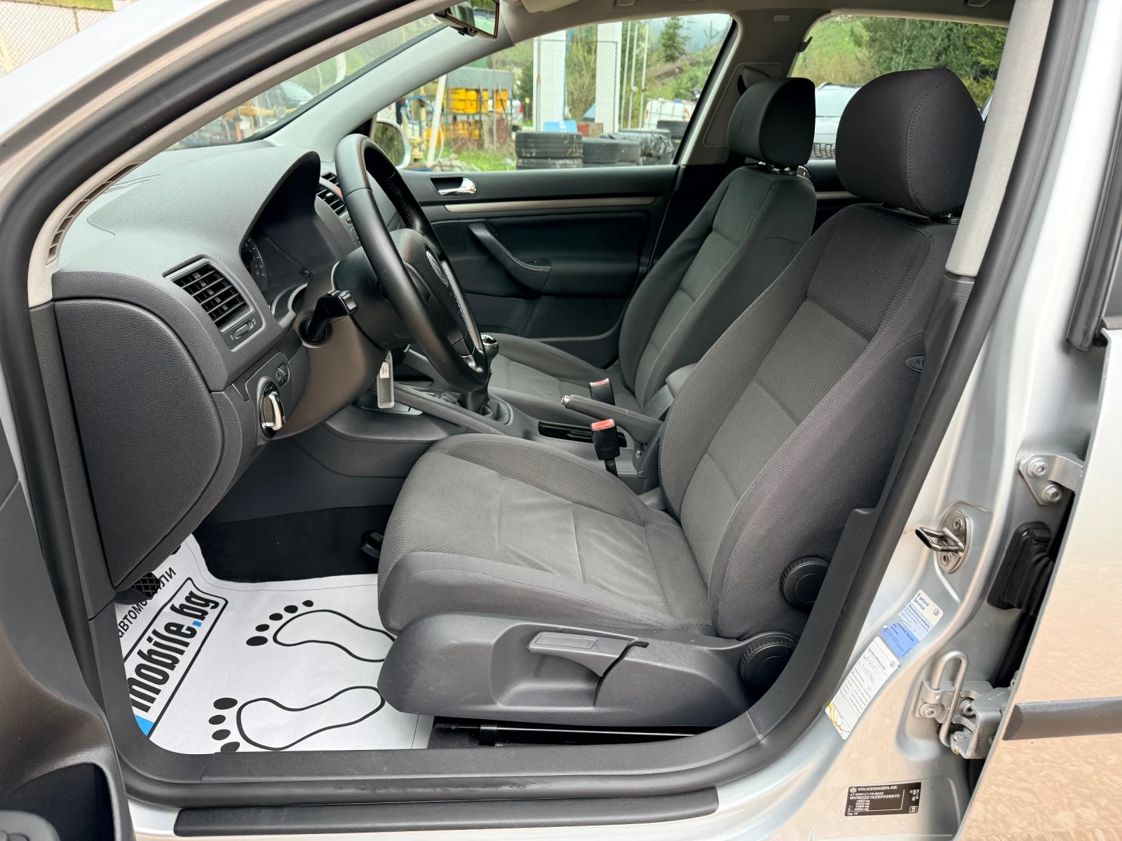 VW Golf 1.9TDI* ИТАЛИЯ* 2КЛЮЧА* РЕАЛНИ КМ* ТЕМПОМАТ* , снимка 7 - Автомобили и джипове - 54380007