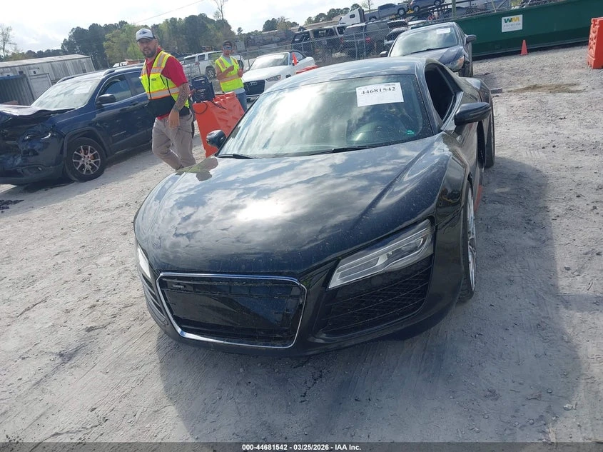 Audi R8 2015 AUDI R8 4.2, снимка 2 - Автомобили и джипове - 54436054
