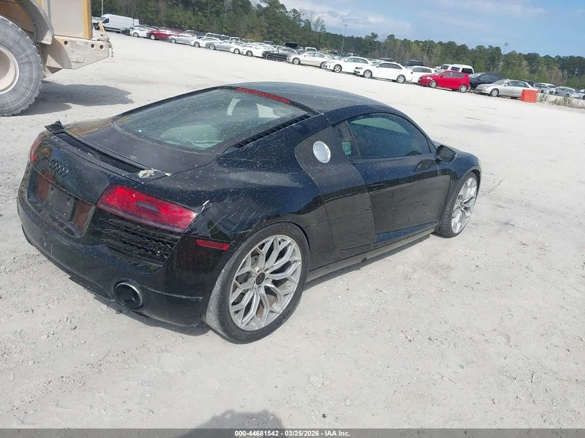 Audi R8 2015 AUDI R8 4.2, снимка 7 - Автомобили и джипове - 54436054