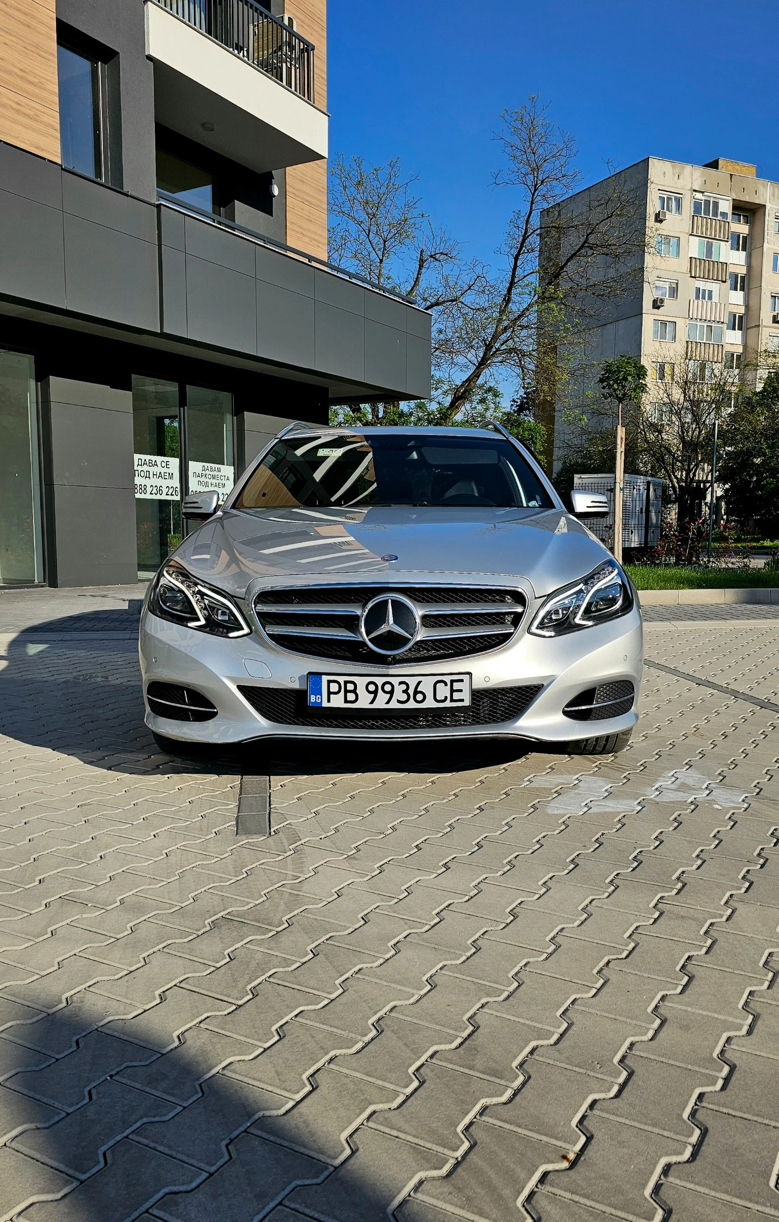 Mercedes-Benz E 220, снимка 5 - Автомобили и джипове - 54441998