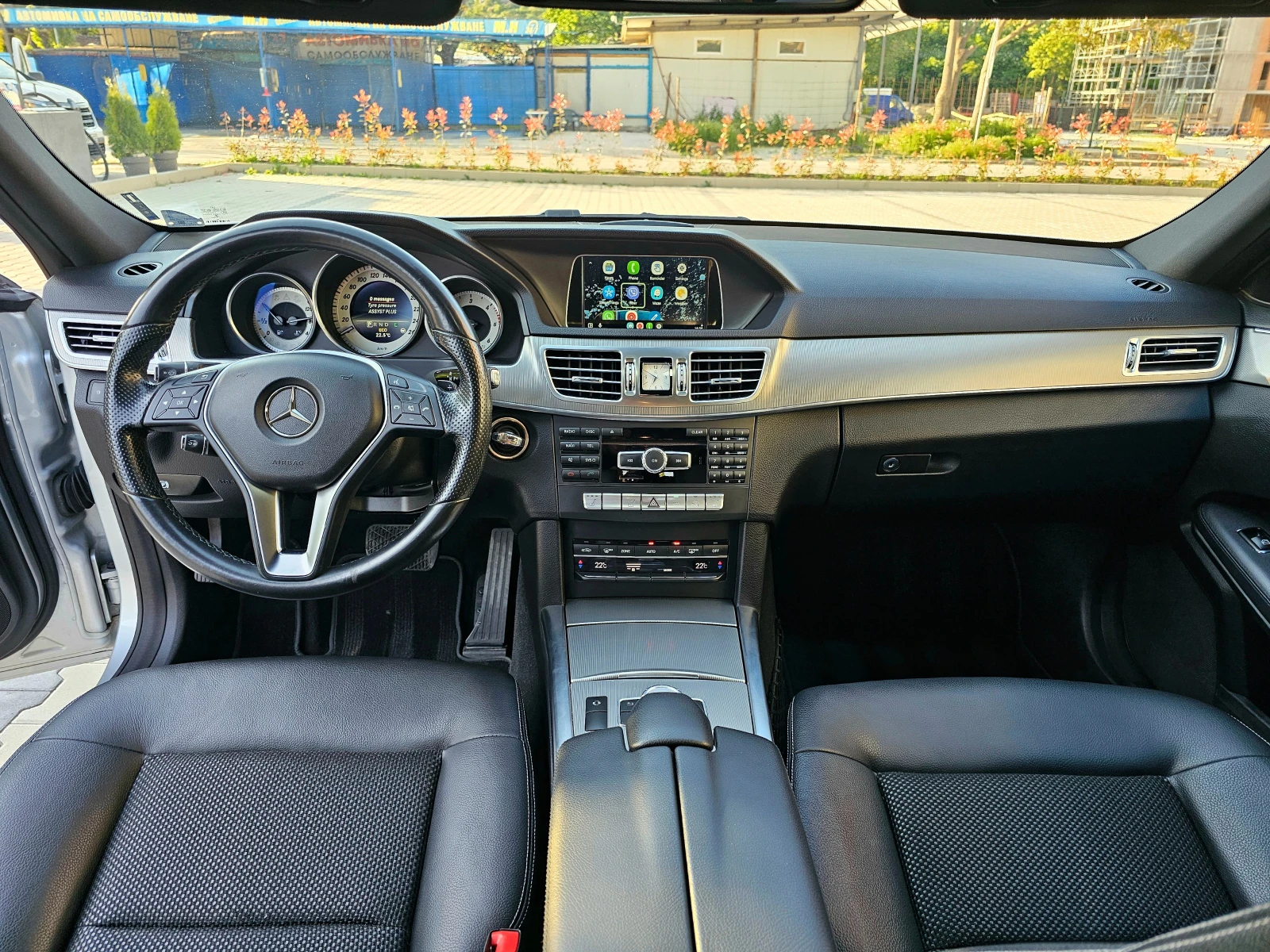 Mercedes-Benz E 220, снимка 9 - Автомобили и джипове - 54441998