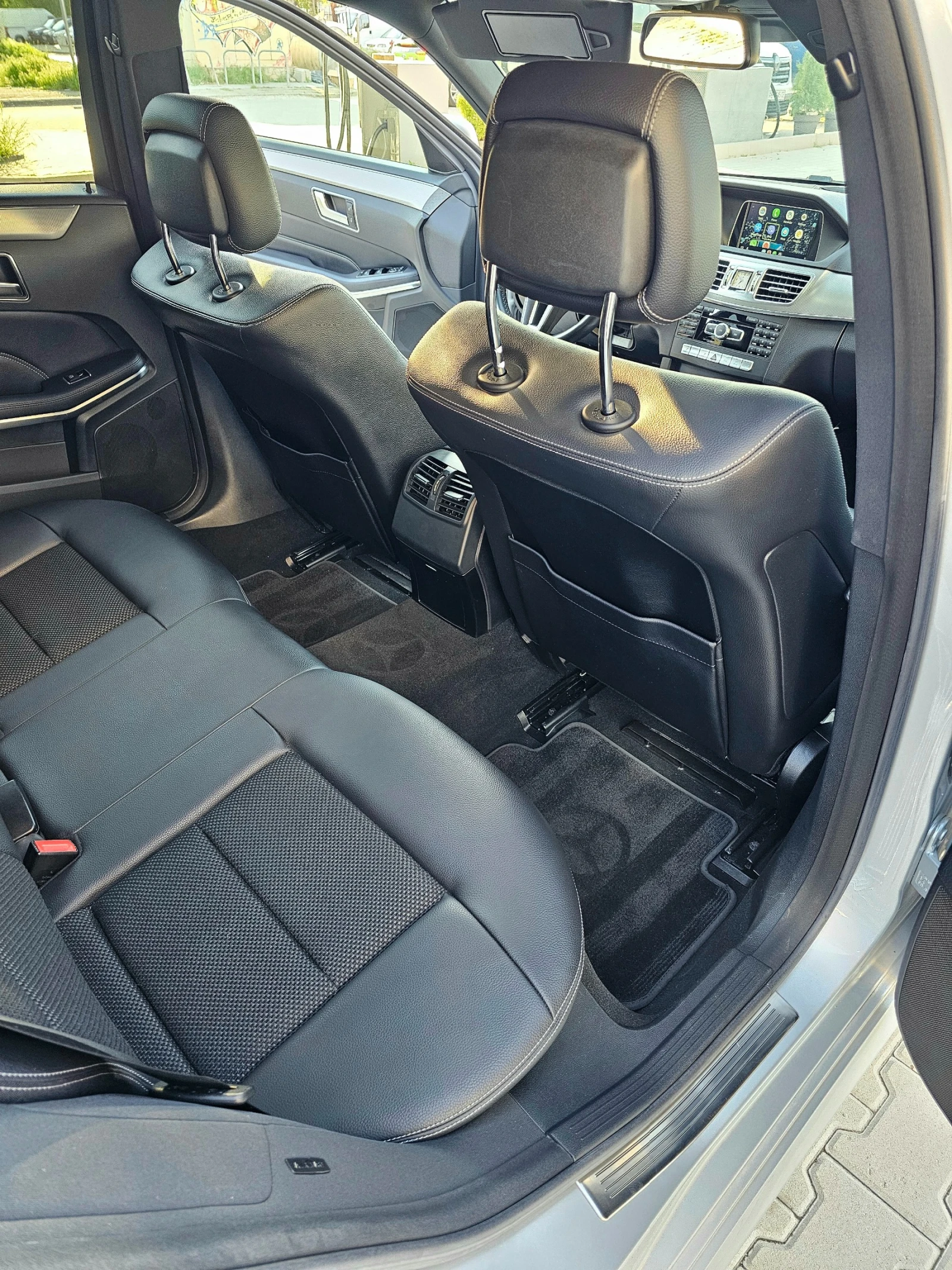 Mercedes-Benz E 220, снимка 11 - Автомобили и джипове - 54441998