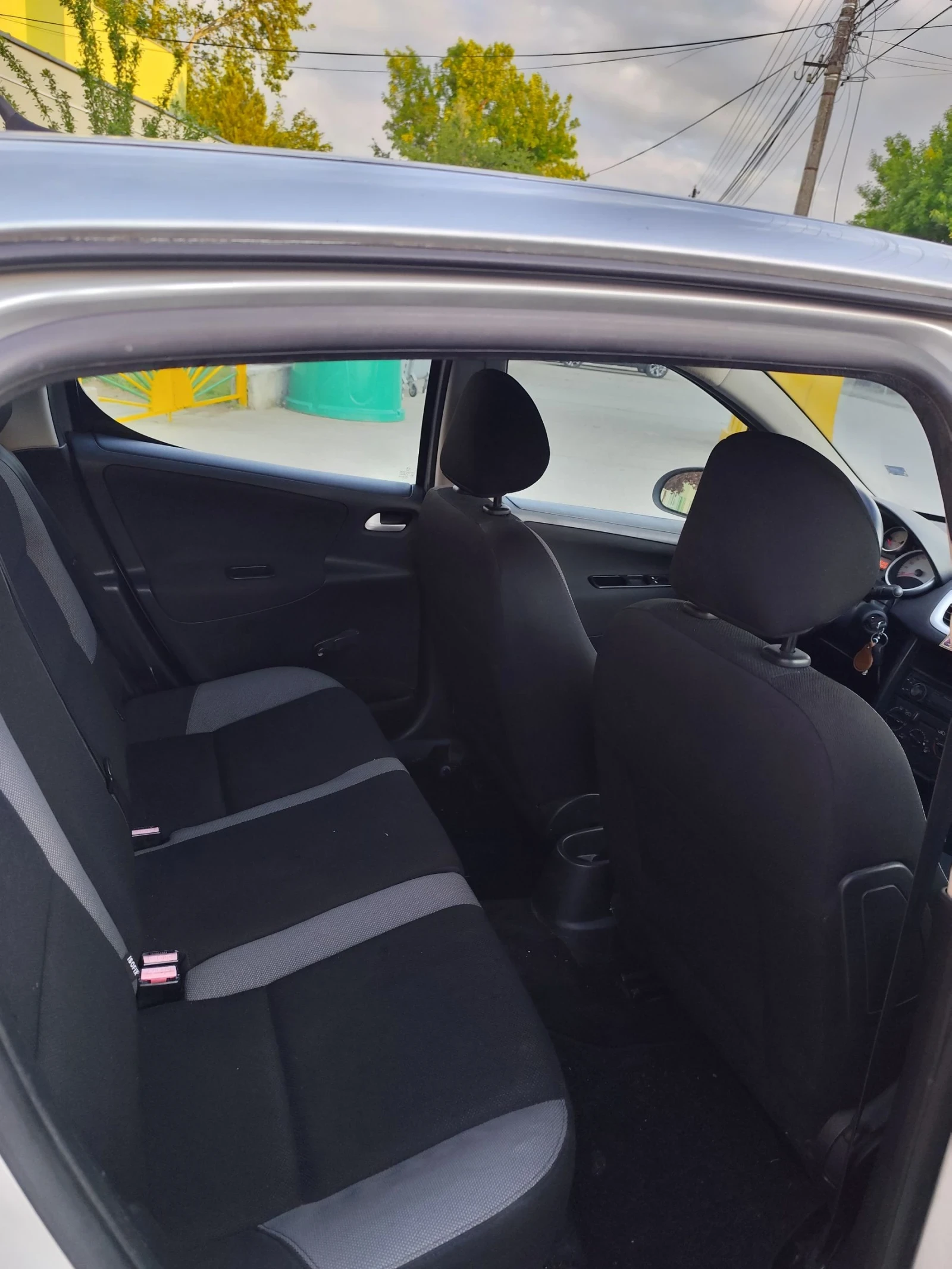 Peugeot 207 Бензинов , снимка 6 - Автомобили и джипове - 54549391