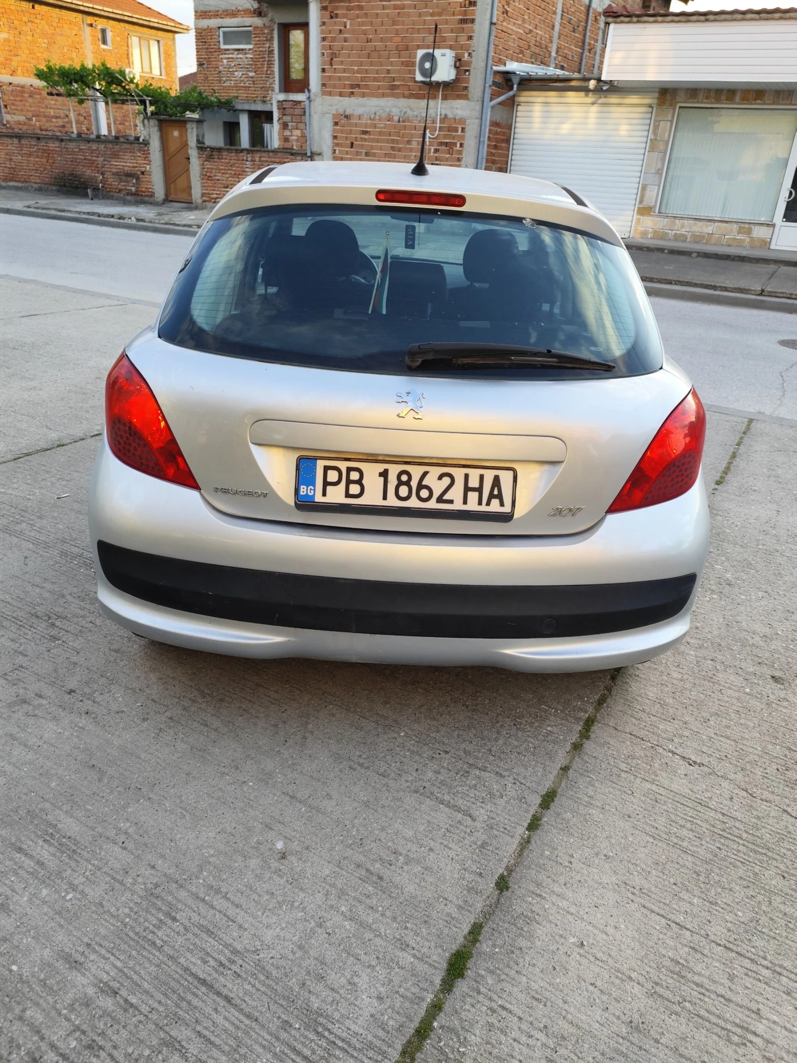 Peugeot 207 Бензинов , снимка 4 - Автомобили и джипове - 54549391