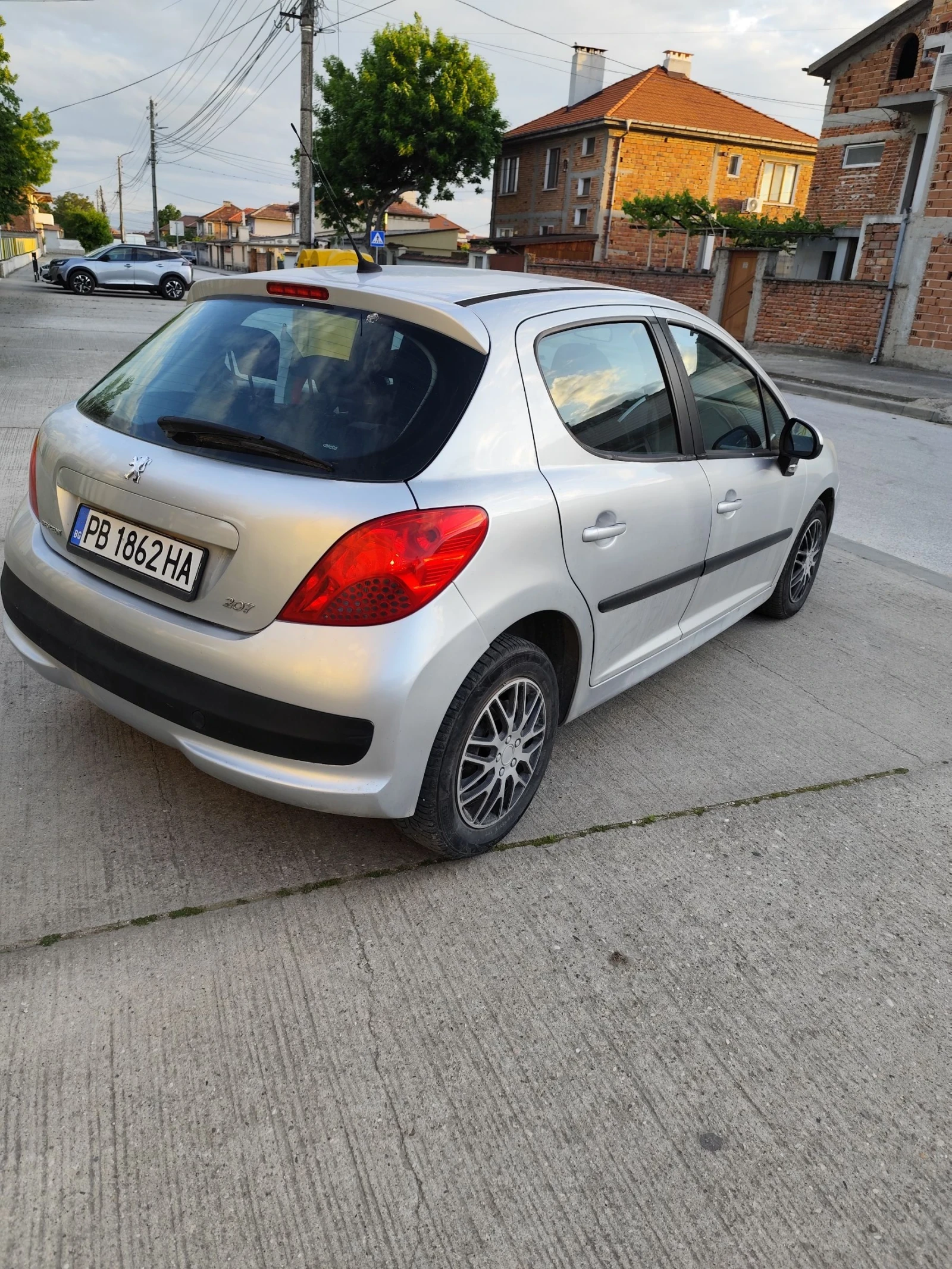Peugeot 207 Бензинов , снимка 5 - Автомобили и джипове - 54549391