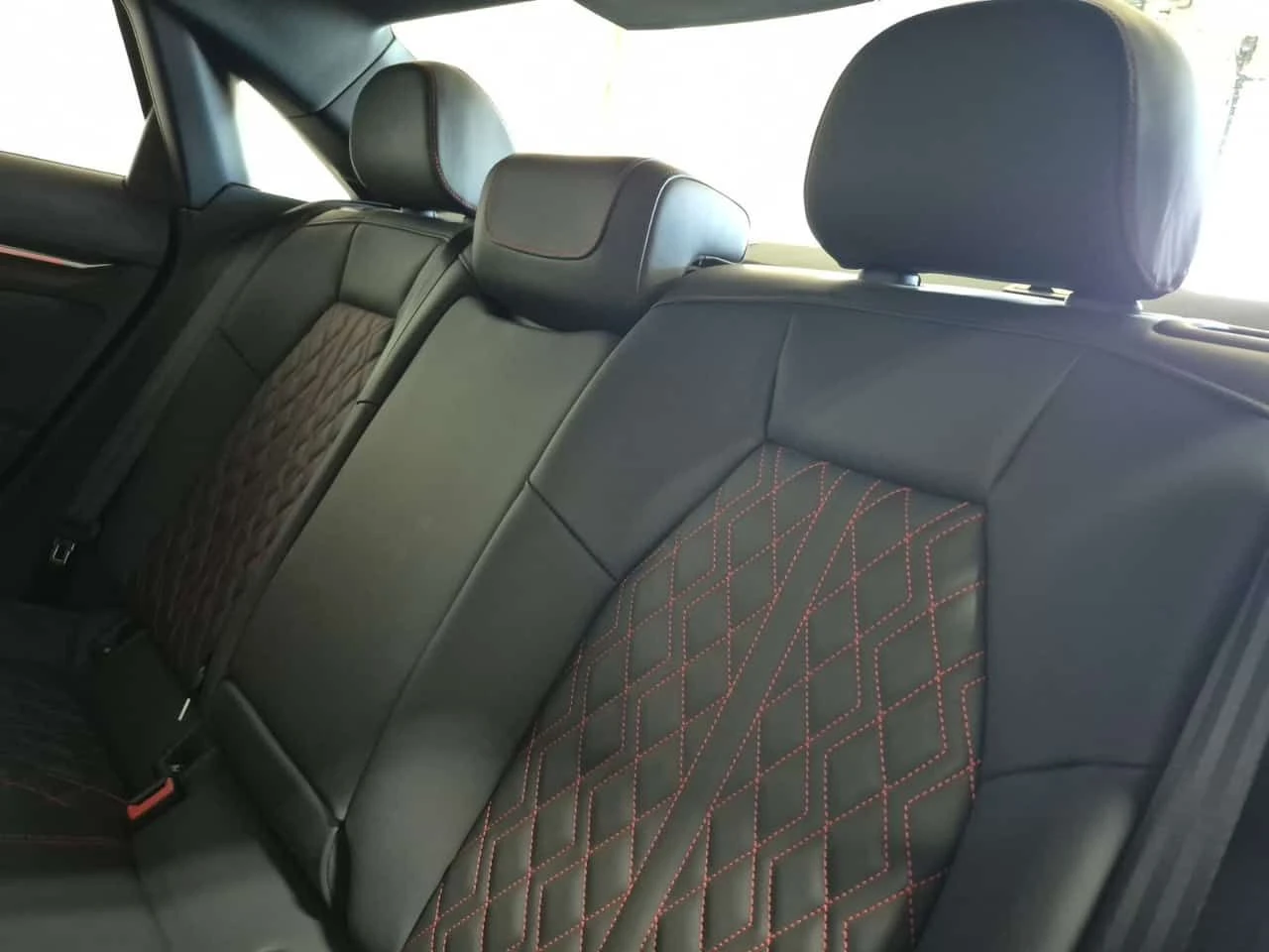 Audi S3 TECHNIK /B&O/DISTRONIC/АВТОКРЕДИТ, снимка 12 - Автомобили и джипове - 54549239