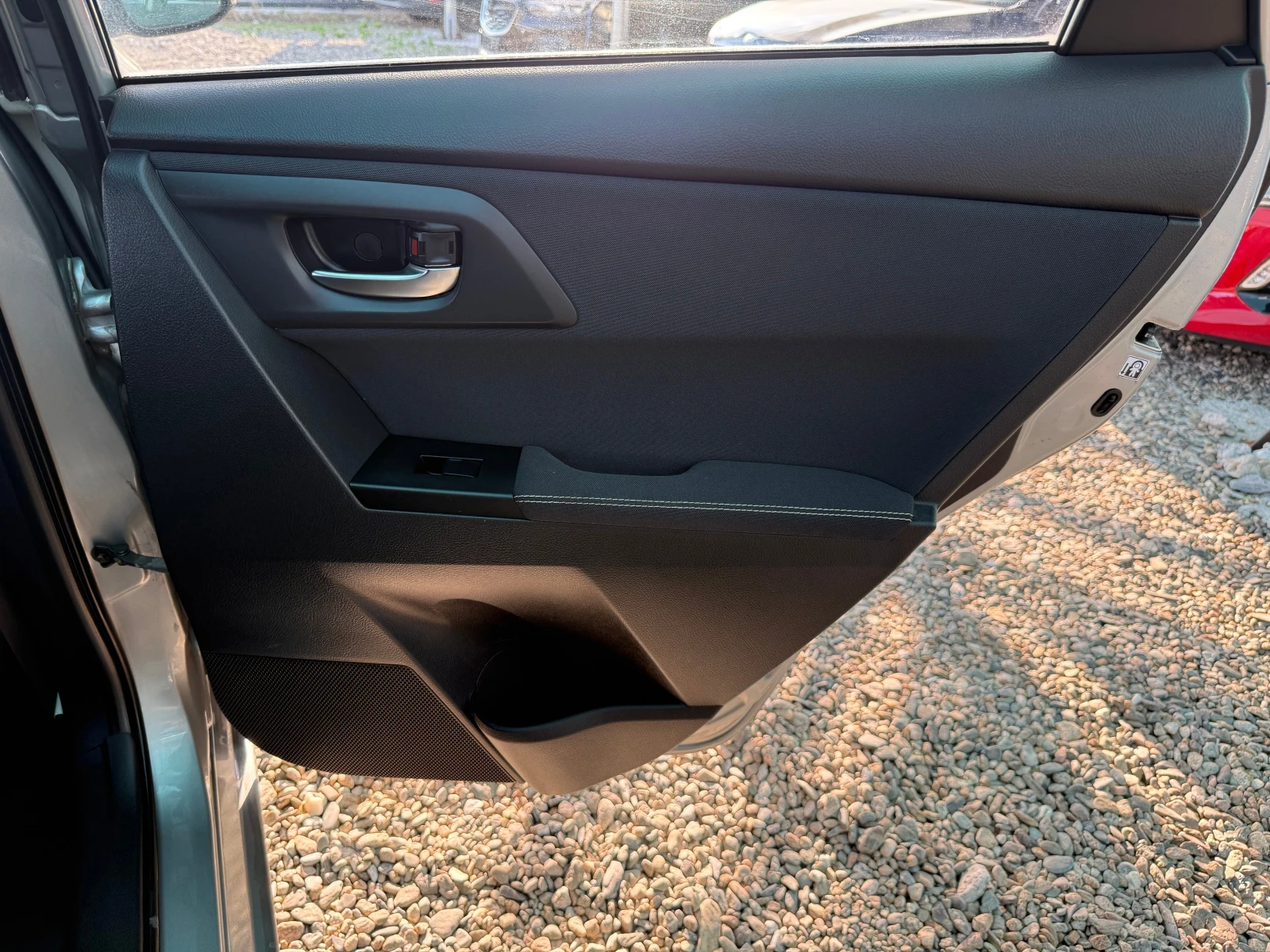 Toyota Auris 1.6 i | Mobile.bg � ����������� 11