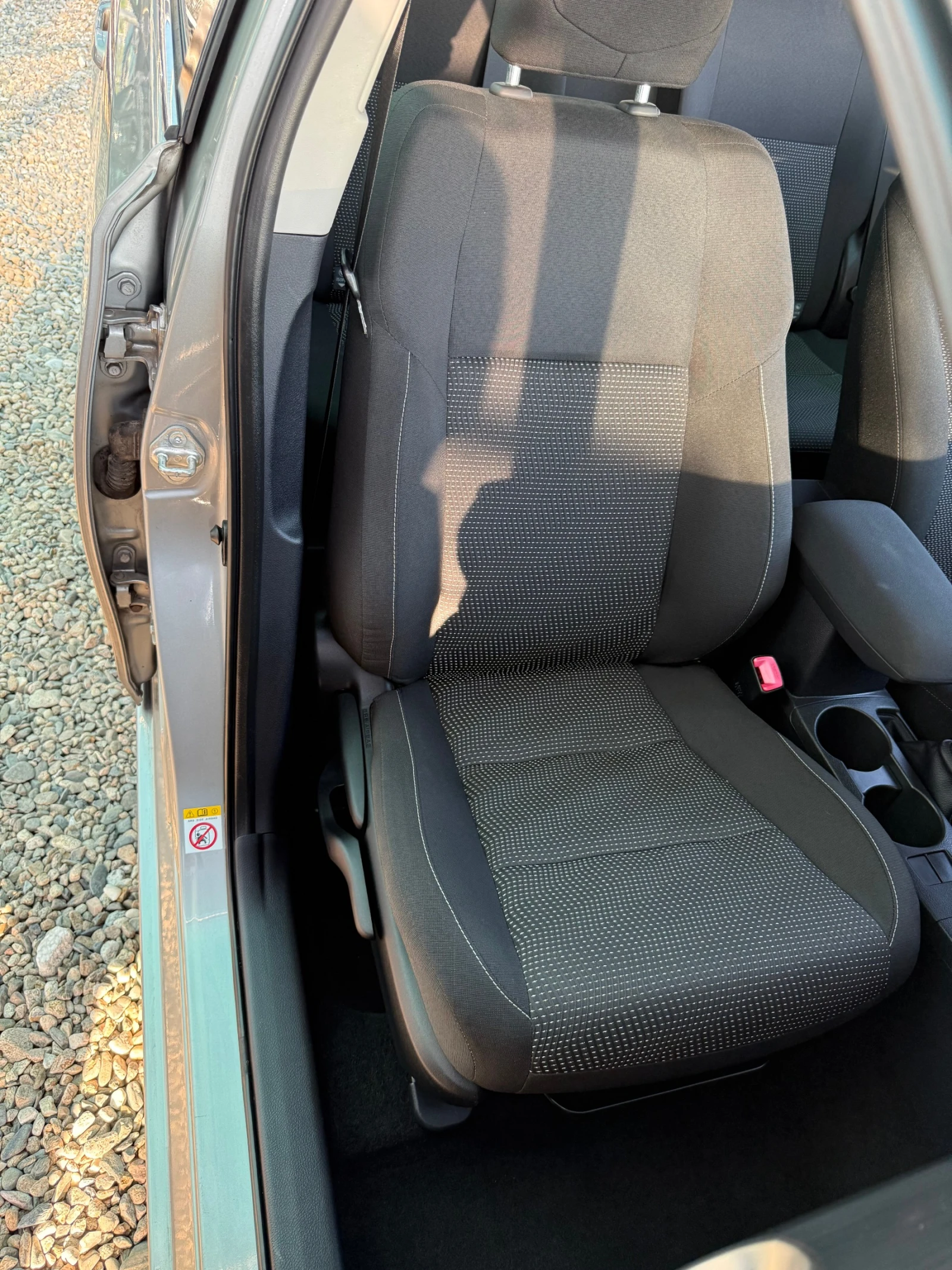 Toyota Auris 1.6 i | Mobile.bg � ����������� 15