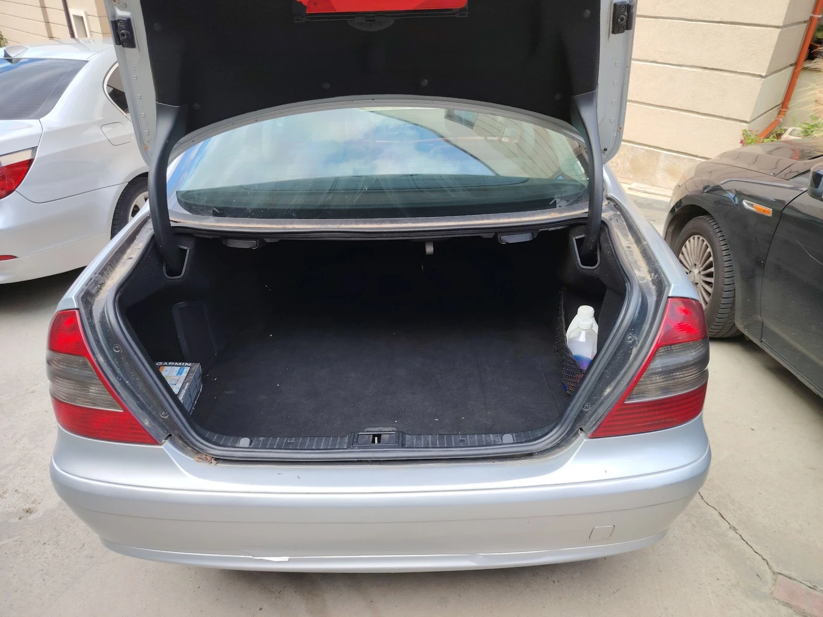 Mercedes-Benz E 220 Дизел, автомат, снимка 16 - Автомобили и джипове - 55390030