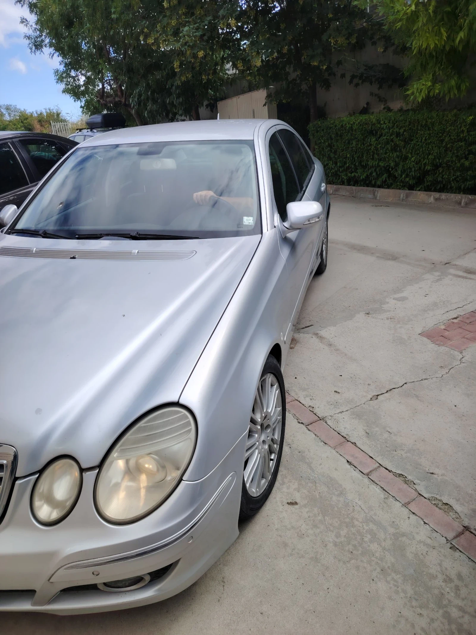 Mercedes-Benz E 220 Дизел, автомат, снимка 3 - Автомобили и джипове - 55390030