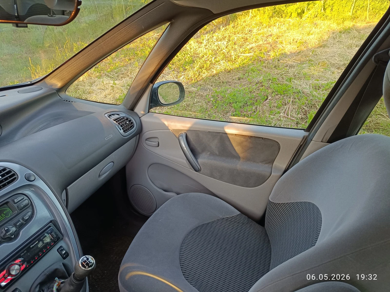Citroen Xsara picasso 1.8i, снимка 10 - Автомобили и джипове - 55424706