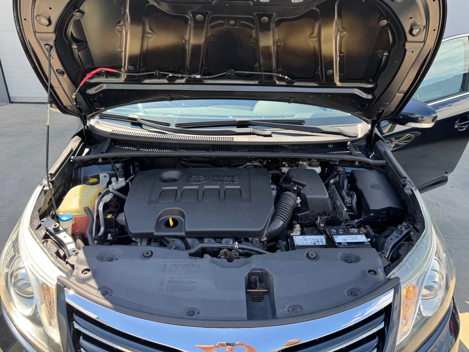 Toyota Avensis, снимка 13 - Автомобили и джипове - 55728432
