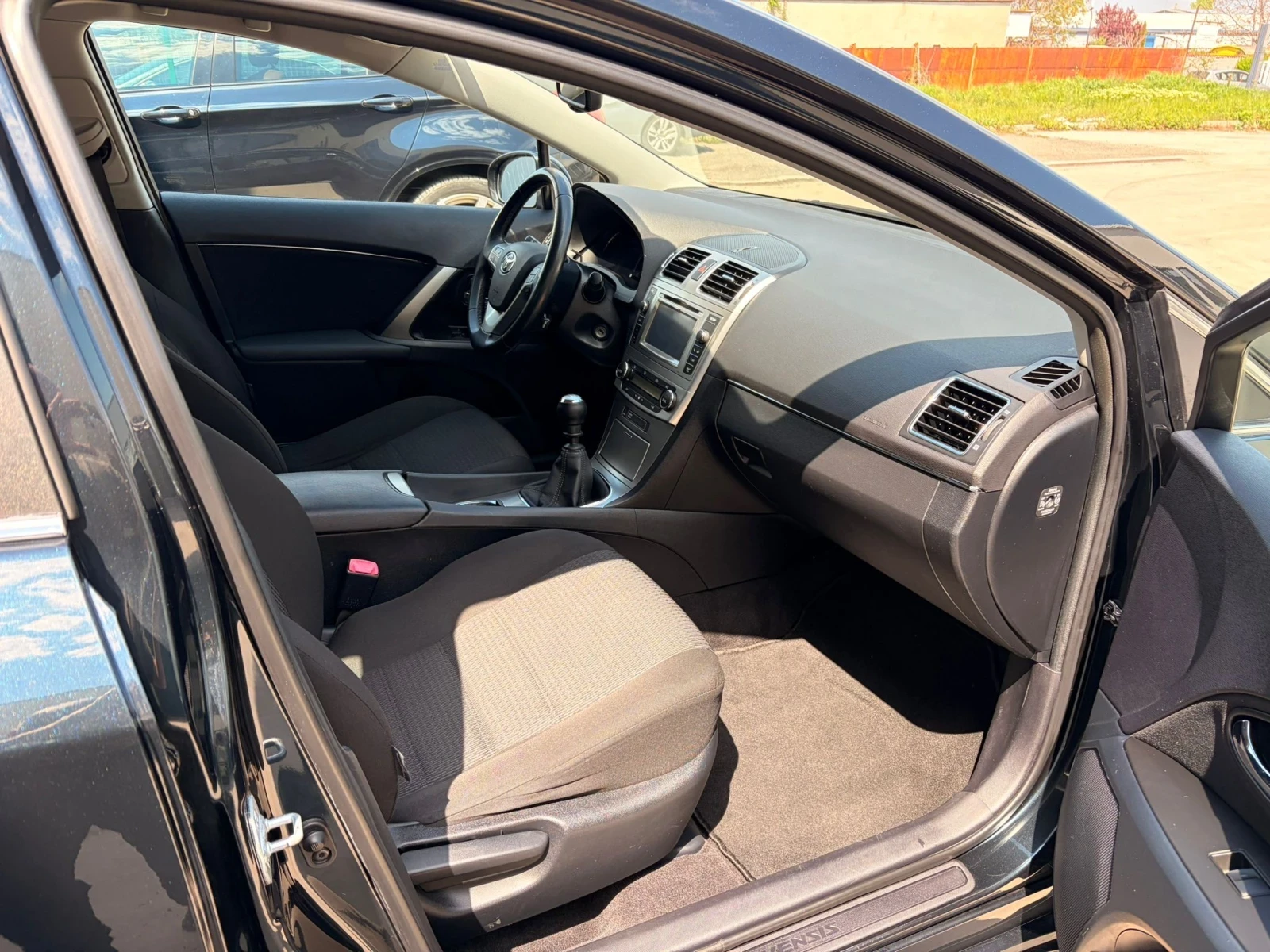 Toyota Avensis, снимка 10 - Автомобили и джипове - 55728432