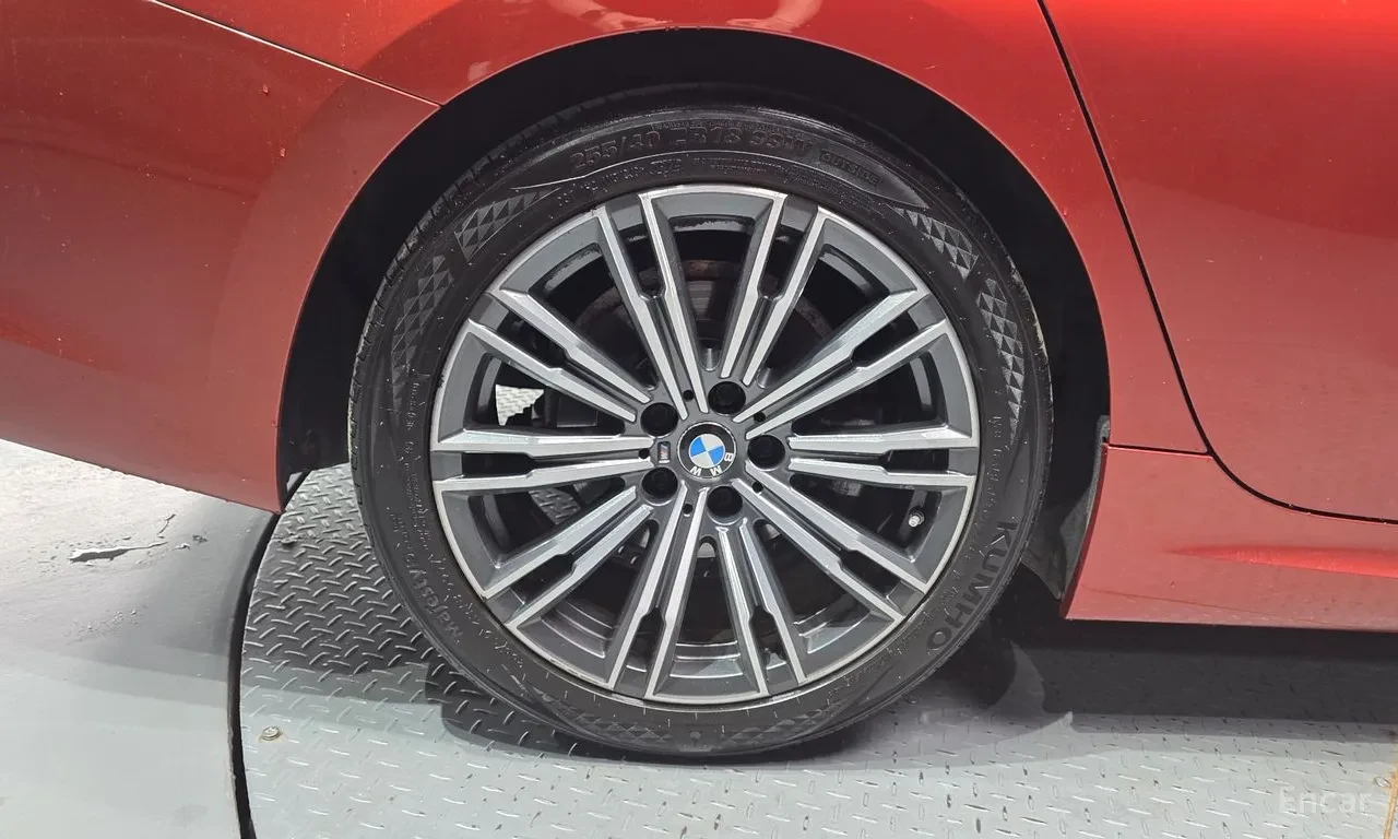 BMW 320 М-sport, снимка 3 - Автомобили и джипове - 56131559