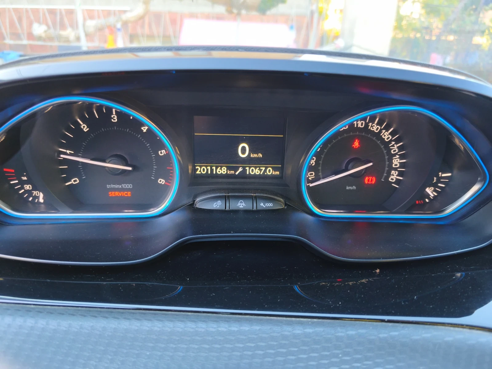 Peugeot 2008 1.6hdi, снимка 13 - Автомобили и джипове - 56337583