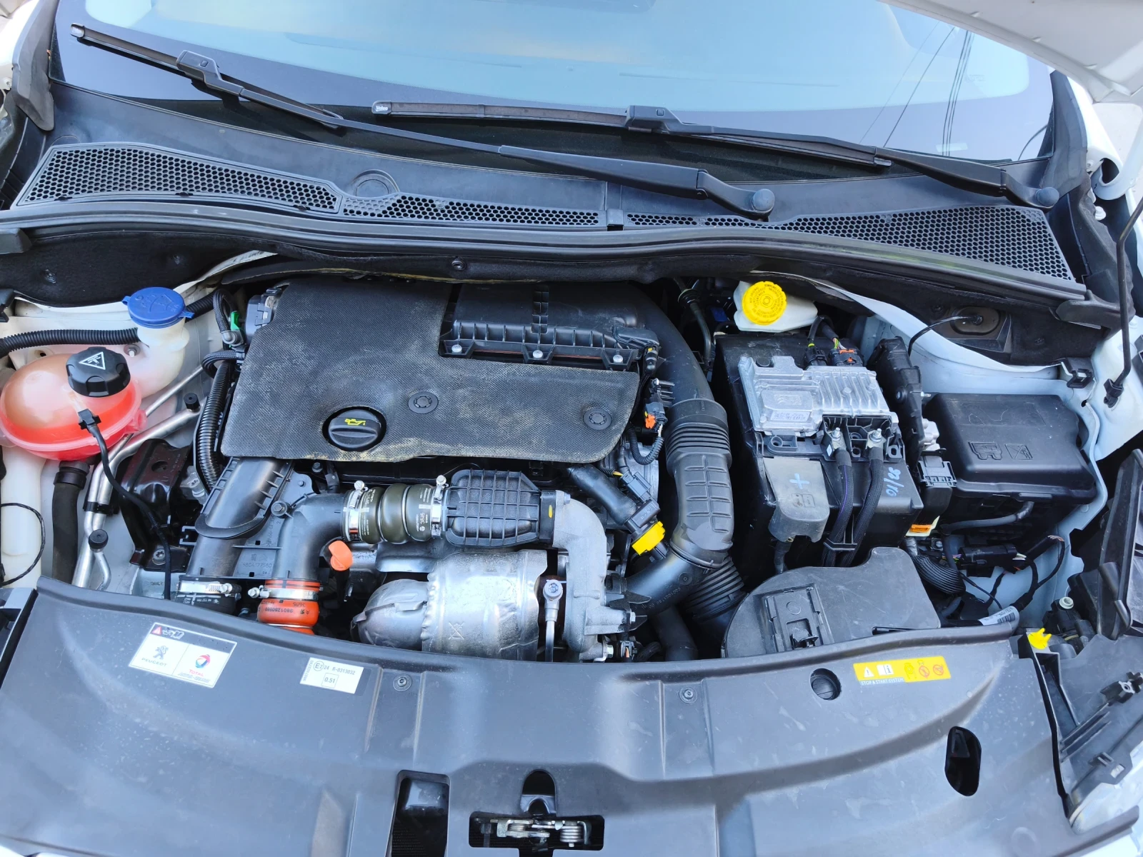 Peugeot 2008 1.6hdi, снимка 15 - Автомобили и джипове - 56337583