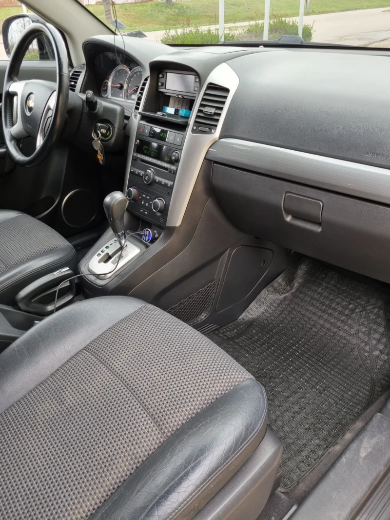 Chevrolet Captiva 2.0, снимка 10 - Автомобили и джипове - 52605412