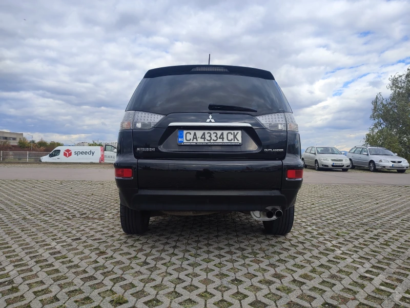 Mitsubishi Outlander 2.2 DI-D, снимка 4 - Автомобили и джипове - 52012319