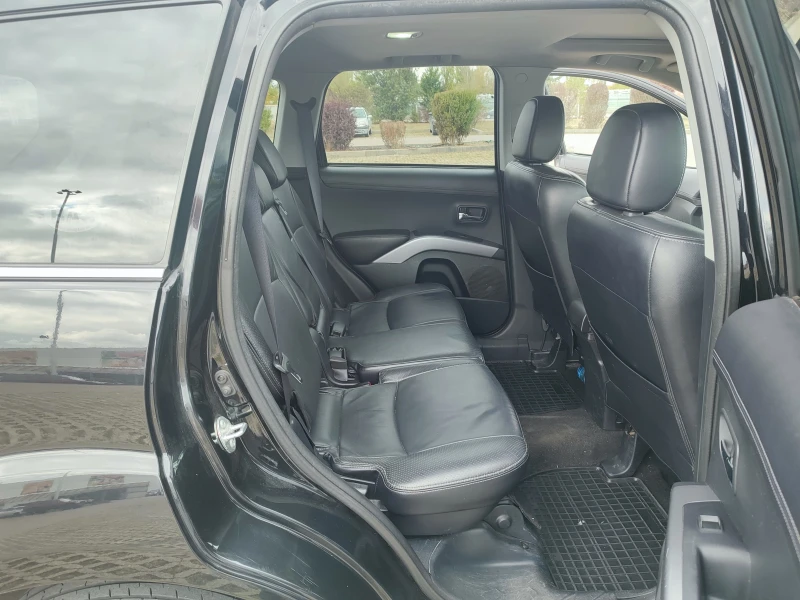 Mitsubishi Outlander 2.2 DI-D, снимка 9 - Автомобили и джипове - 52012319