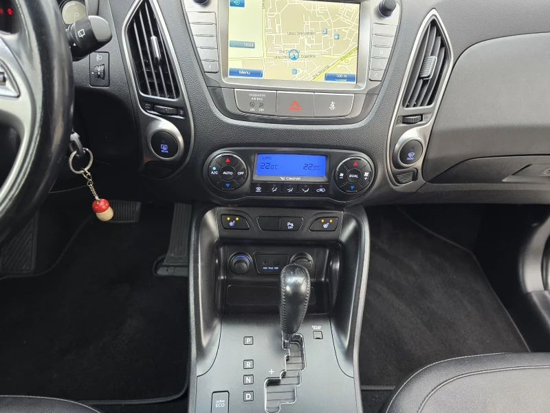 Hyundai IX35 2.0CRDI FACE NAVI AVTOMAT, снимка 11 - Автомобили и джипове - 52174190