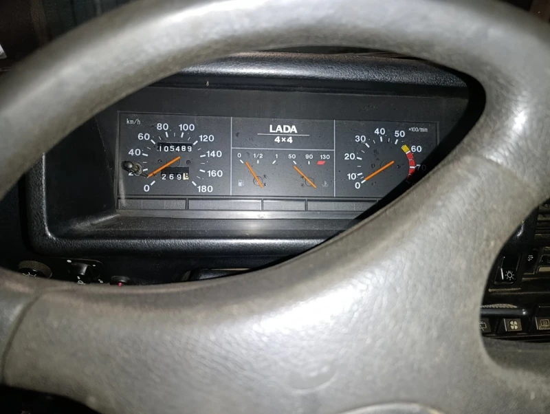 Lada Niva, снимка 10 - Автомобили и джипове - 52905540