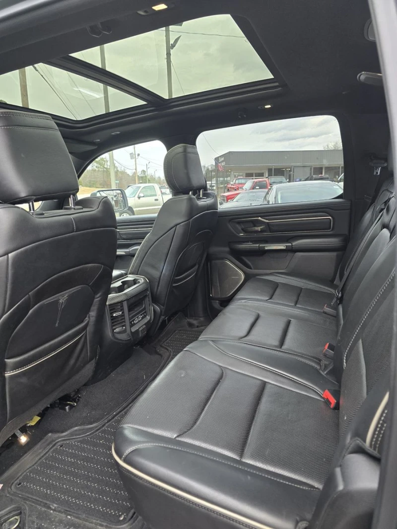 Dodge RAM 1500  Limited Crew Cab Short Bed, снимка 15 - Автомобили и джипове - 53234943